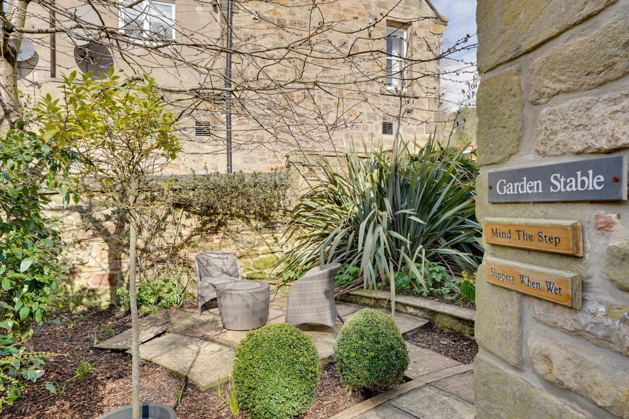 Garden Stable At Hallsteads: Luxury Stone Cottage, With Parking アルンマス エクステリア 写真